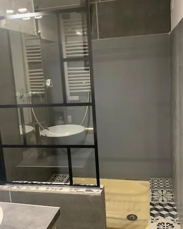 Sur Pte Cour, Rez De Chaussee, Wifi, Clim Vedène