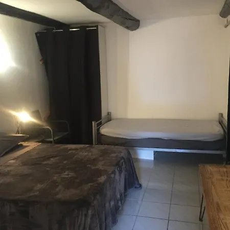 Sur Pte Cour, Rez De Chaussee, Wifi, Clim