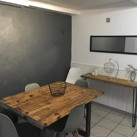 Sur Pte Cour, Rez De Chaussee, Wifi, Clim Apartamento *