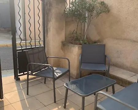 Sur Cour, Rez De Chaussée Appartamento Vedène