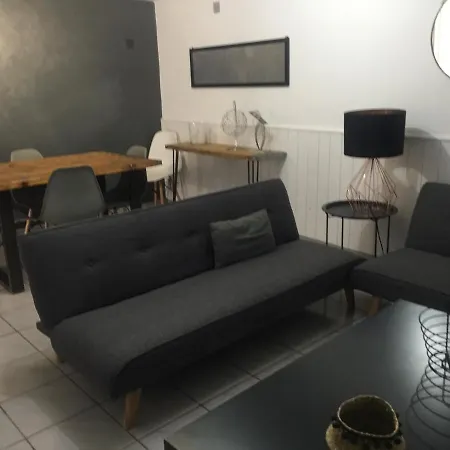 Appartamento Sur Cour, Rez De Chaussée *