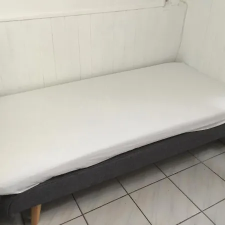 Sur Cour, Rez De Chaussée *